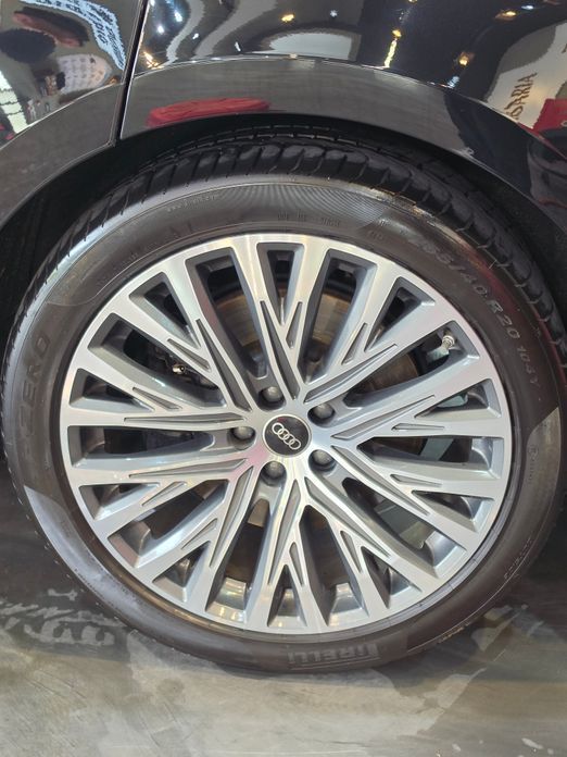 Audi A8 2021