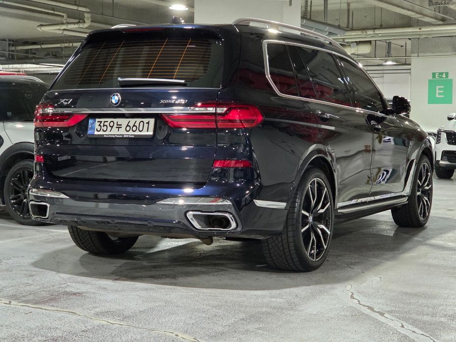 BMW X7 2021
