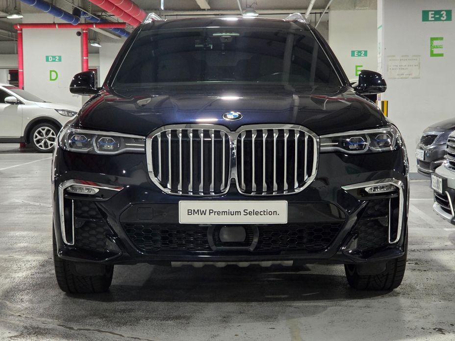 BMW X7 2021