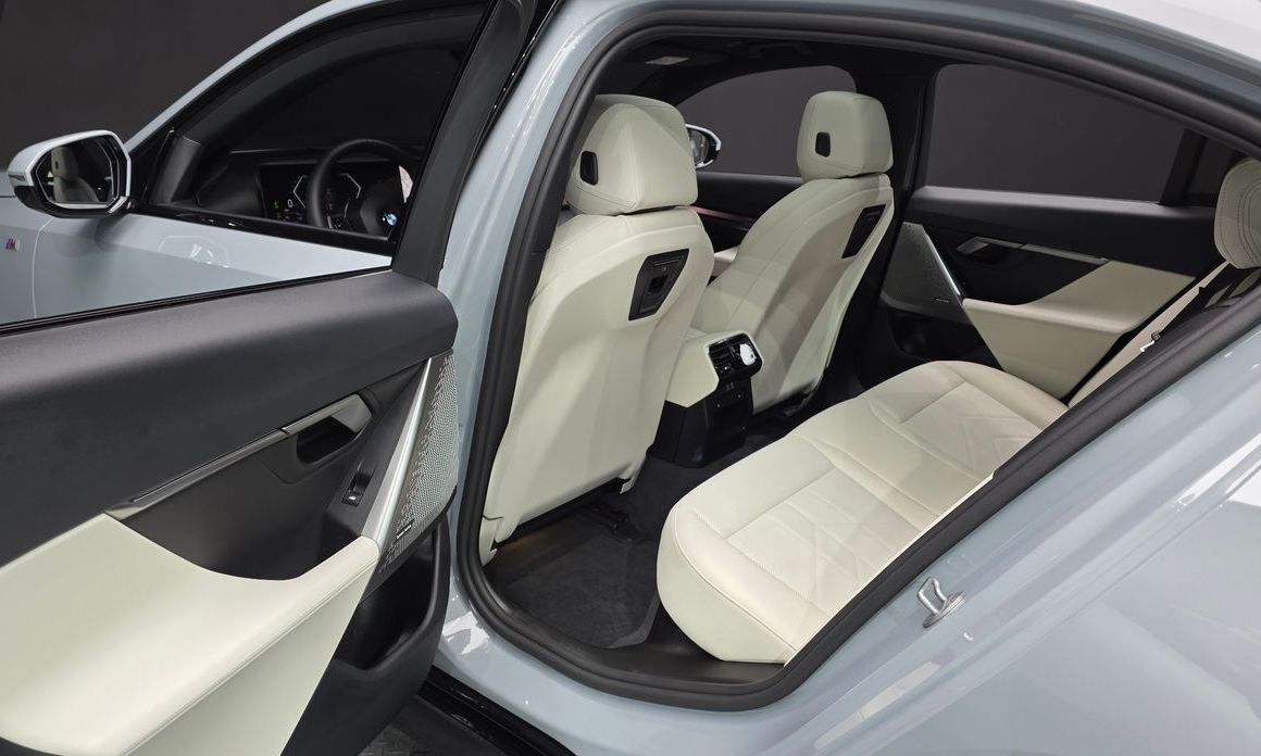 BMW 5-Series 2025