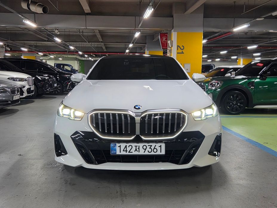 BMW 5-Series 2024