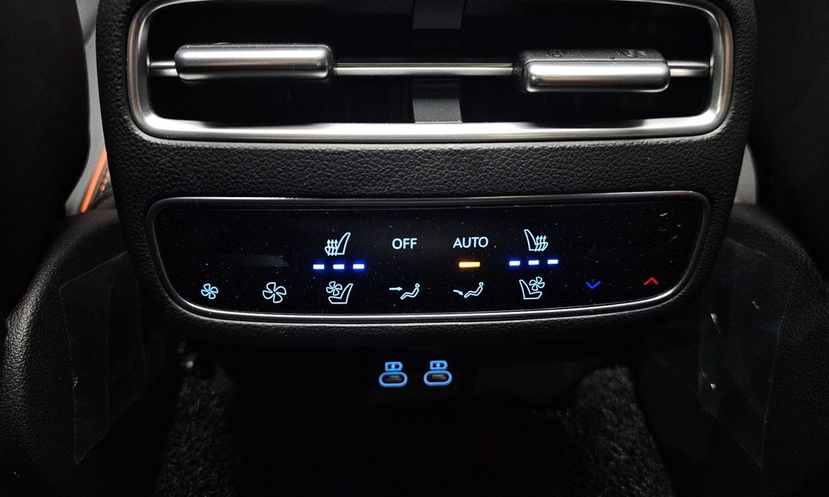Genesis GV70 2025