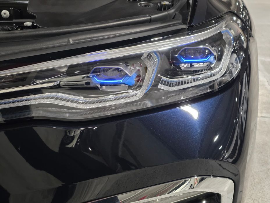 BMW X7 2021