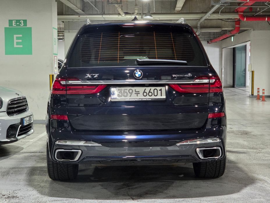 BMW X7 2021