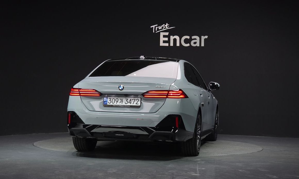 BMW 5-Series 2025