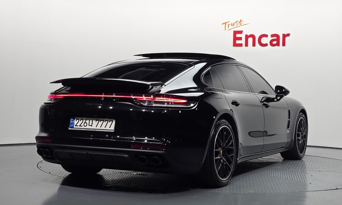 Porsche Panamera 2023