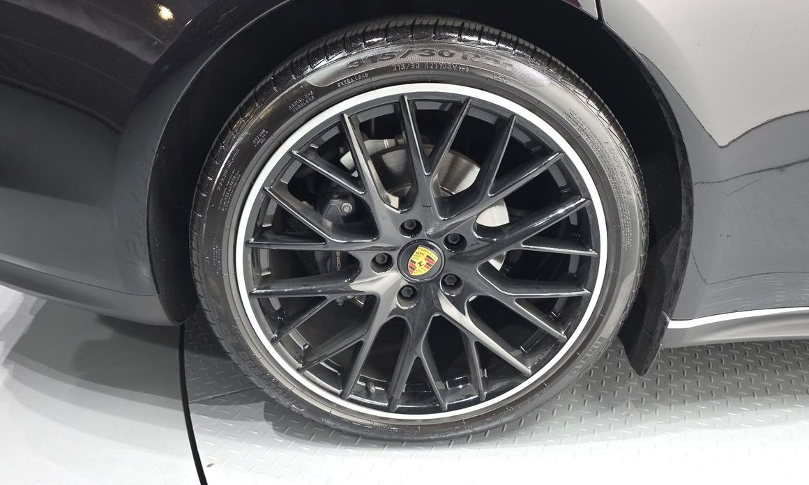 Porsche Panamera 2023