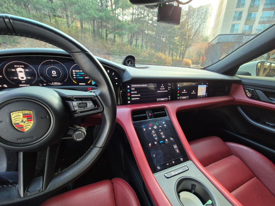 Porsche Taycan 2021