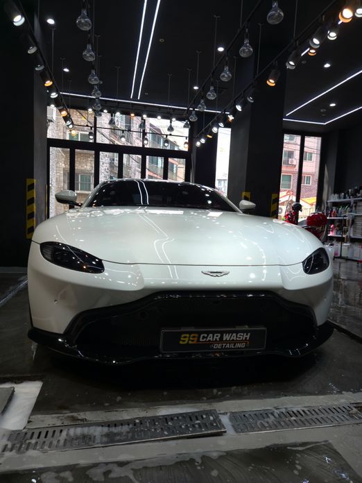 Astonmartin Vantage 2019