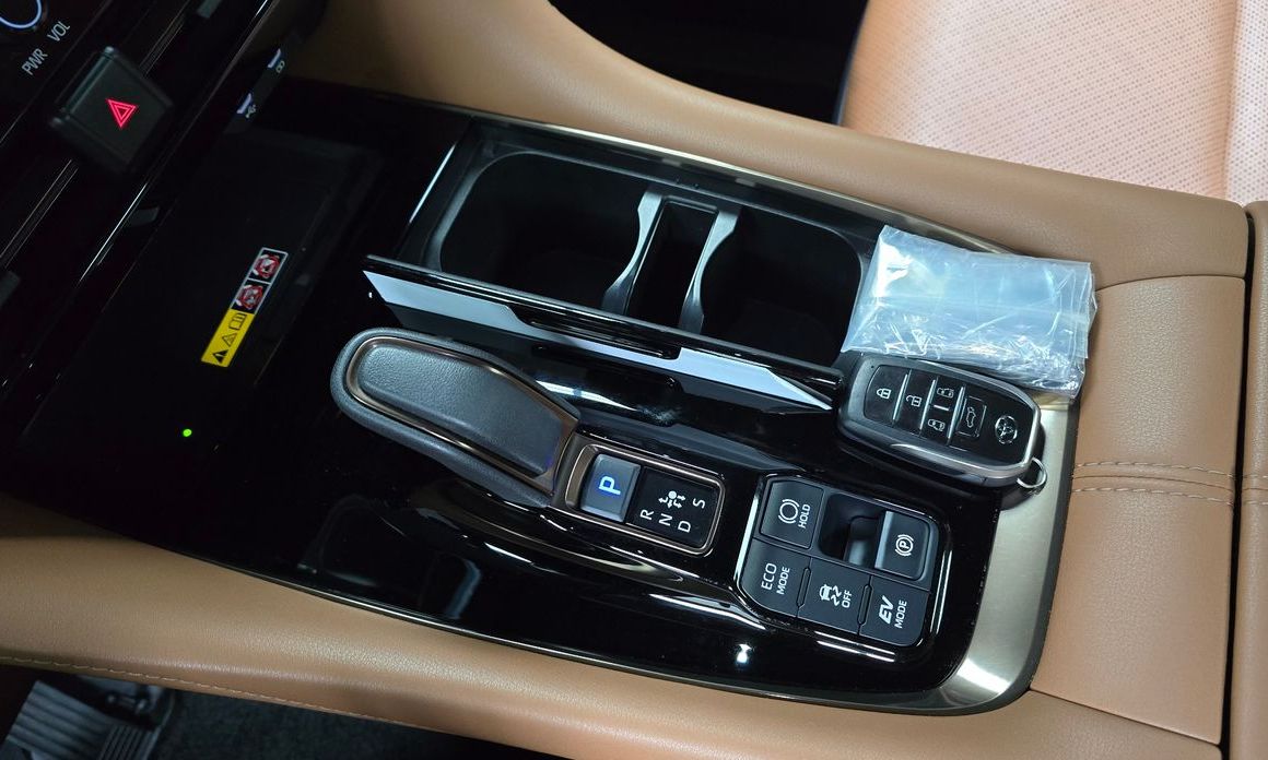Toyota Alphard 2025