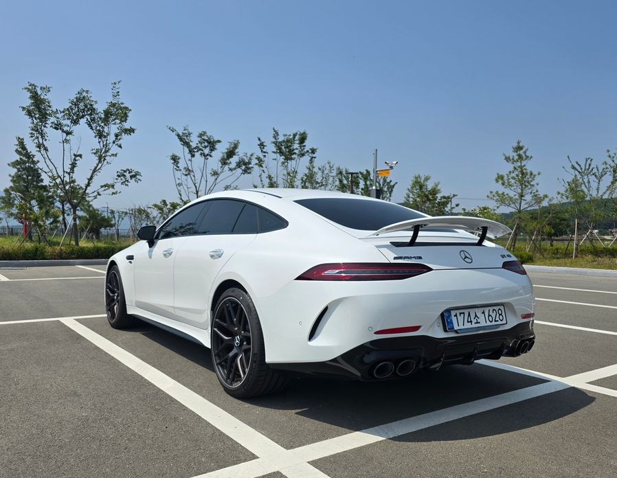 Mercedes-Benz AMG GT 2024