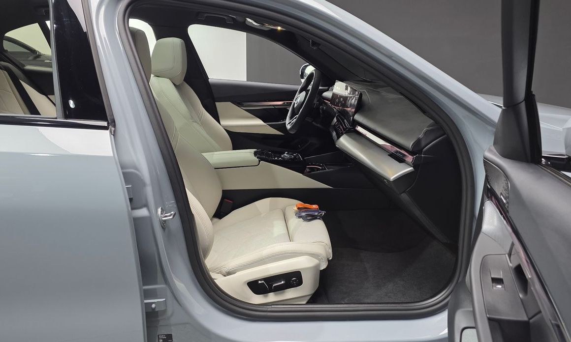 BMW 5-Series 2025
