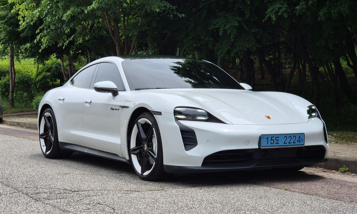 Porsche Taycan 2021