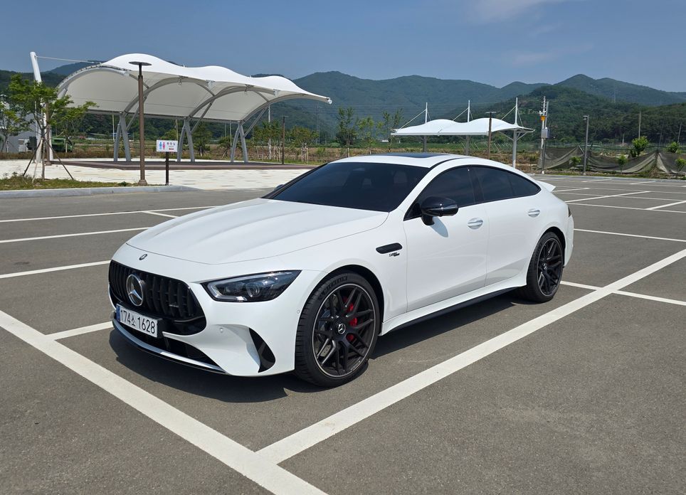 Mercedes-Benz AMG GT 2024
