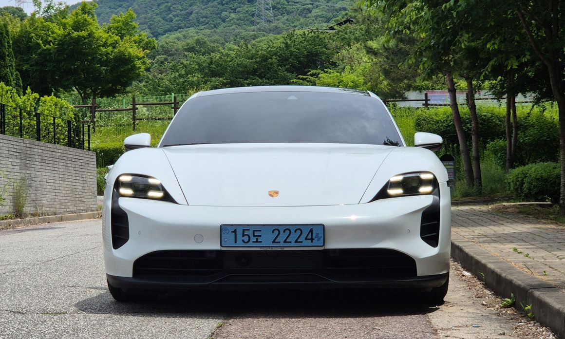 Porsche Taycan 2021