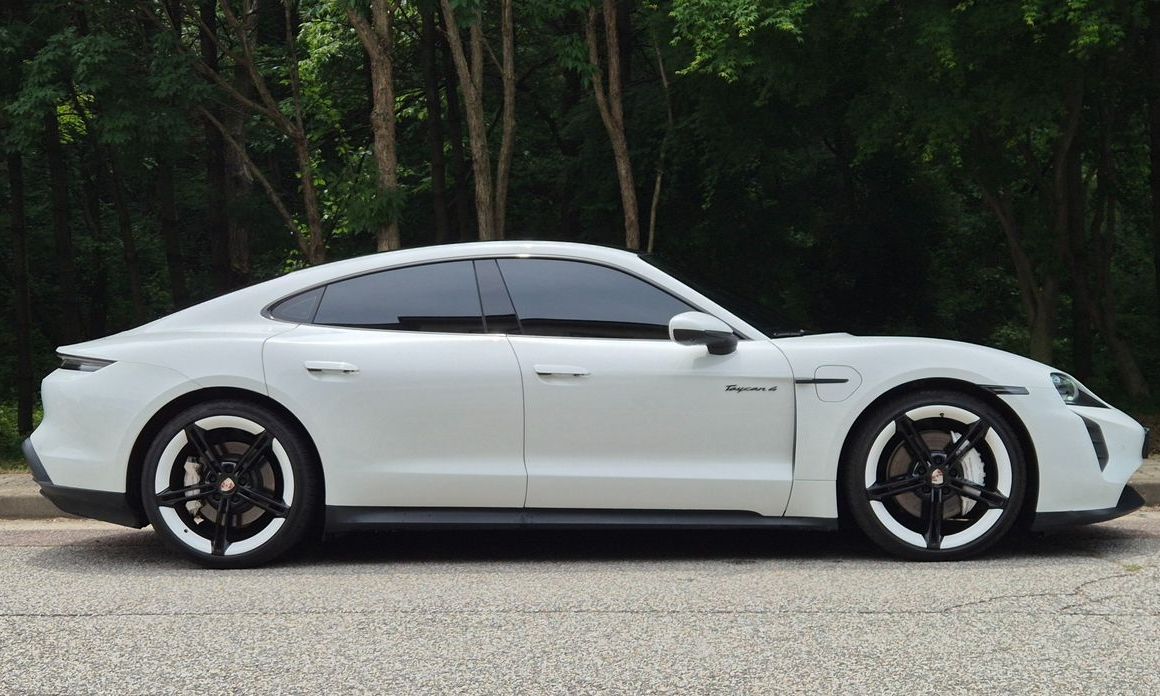 Porsche Taycan 2021