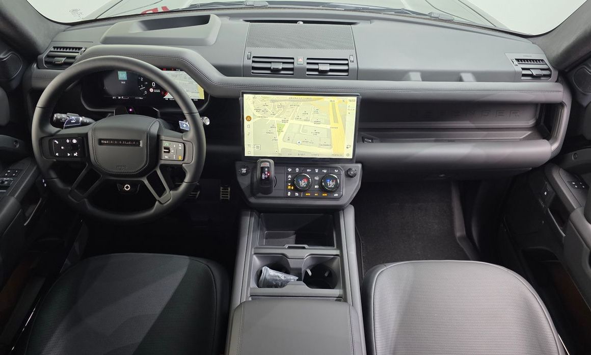 Land Rover Defender 2026