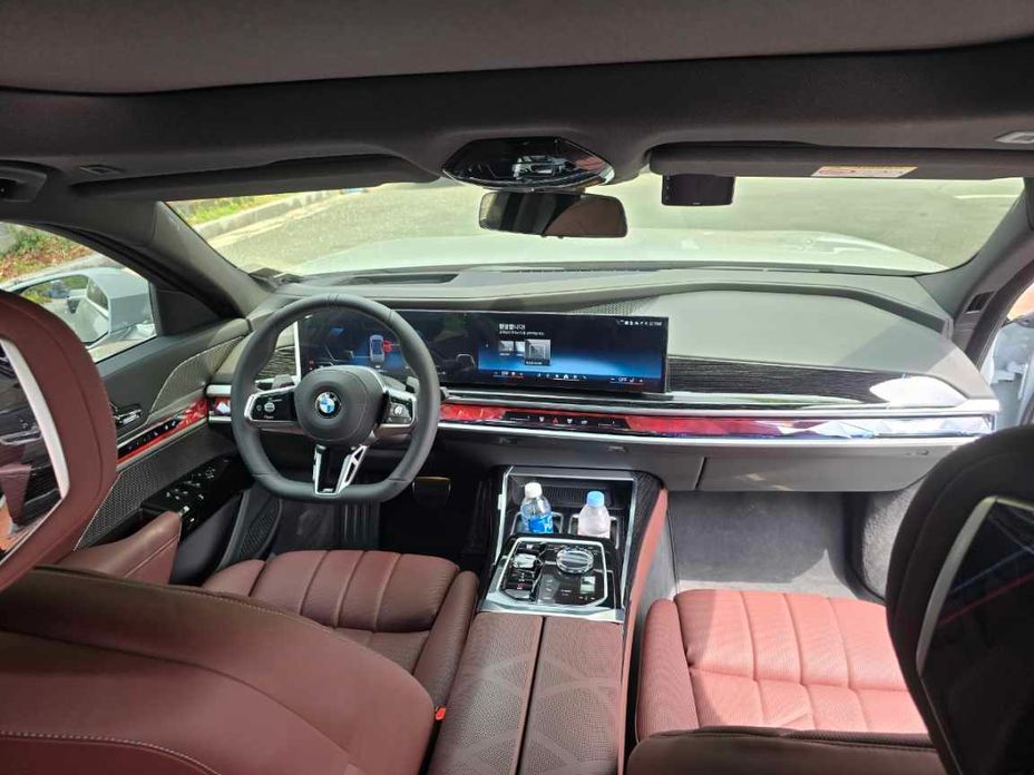 BMW 7-Series 2025