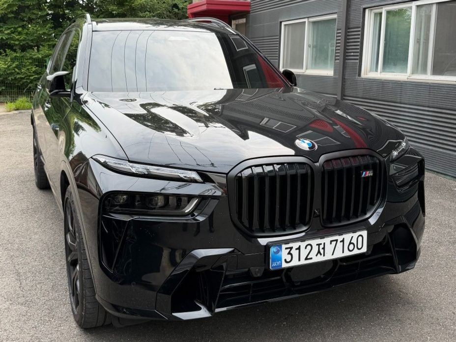 BMW X7 2025