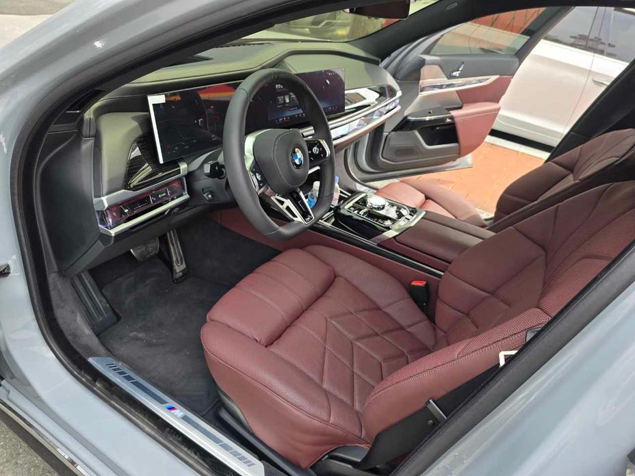 BMW 7-Series 2025