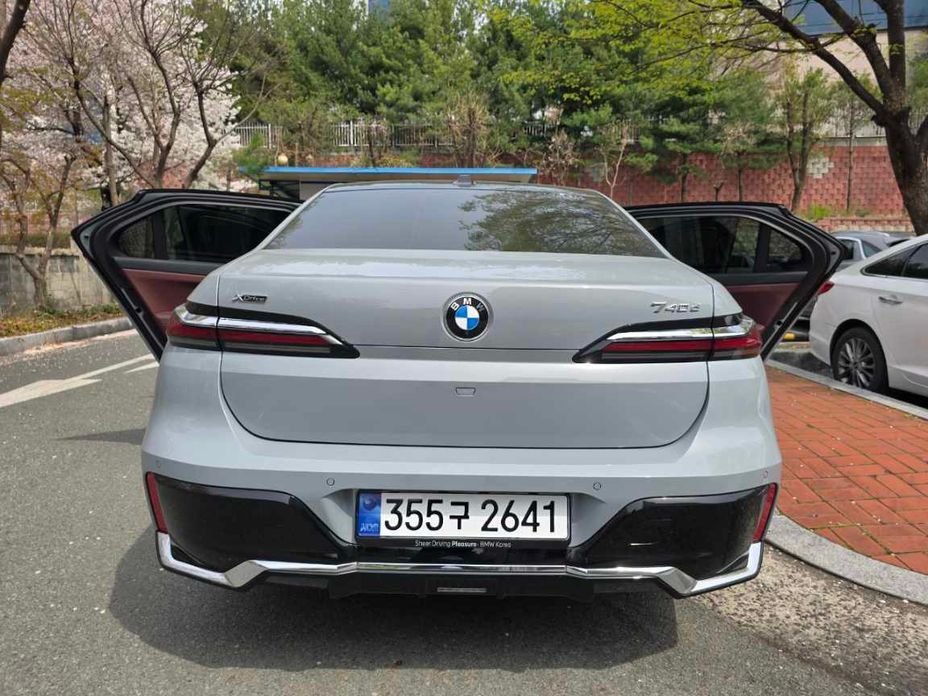 BMW 7-Series 2025