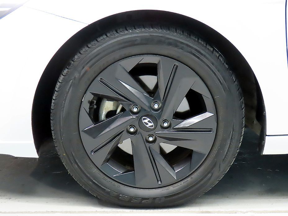 Hyundai AVANTE 2021