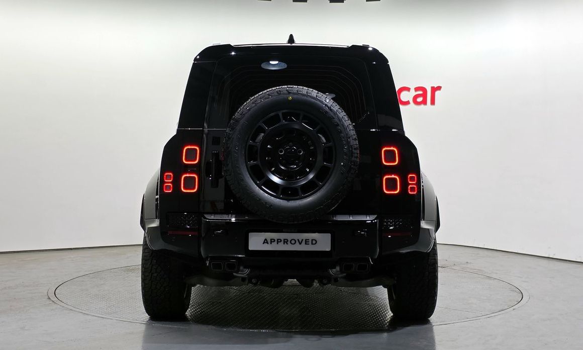 Land Rover Defender 2026