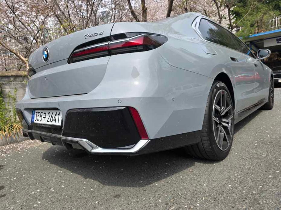 BMW 7-Series 2025
