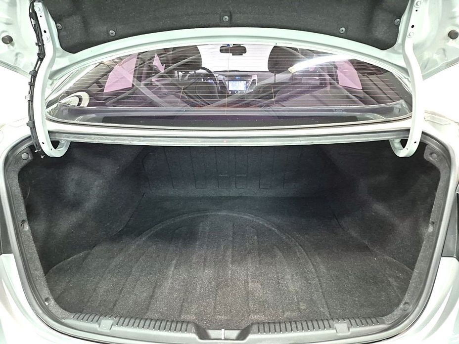 Hyundai AVANTE 2014