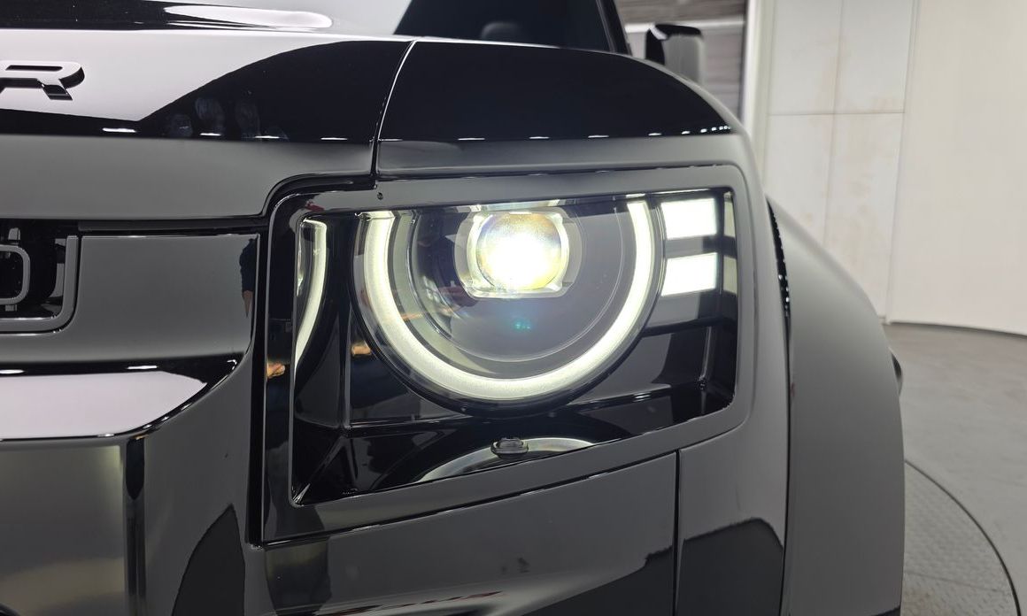Land Rover Defender 2026