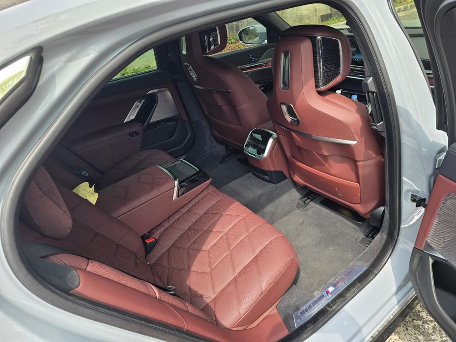 BMW 7-Series 2025