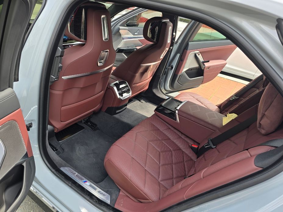 BMW 7-Series 2025