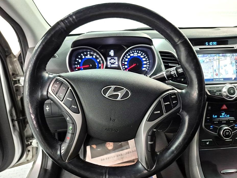 Hyundai AVANTE 2014