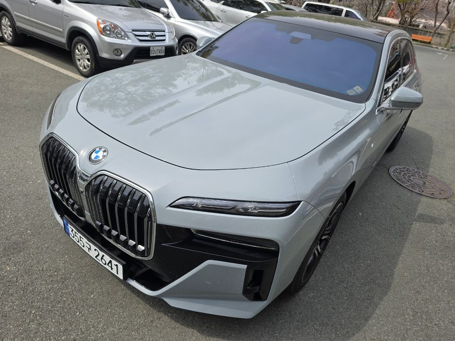 BMW 7-Series 2025