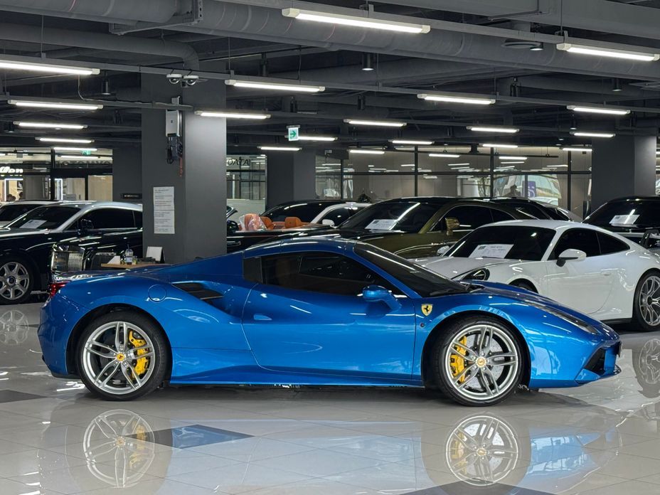 Ferrari 488 2019