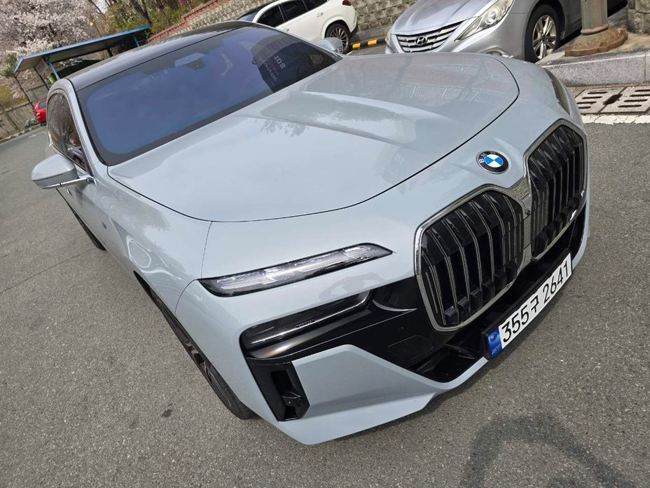 BMW 7-Series 2025