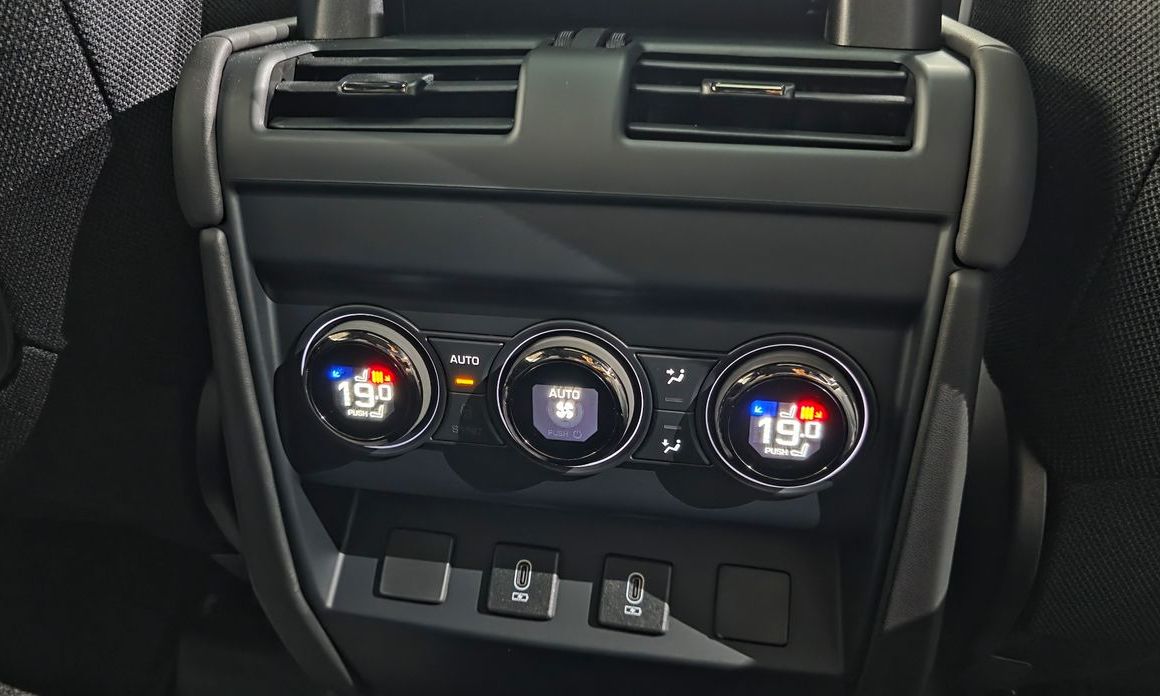 Land Rover Defender 2026