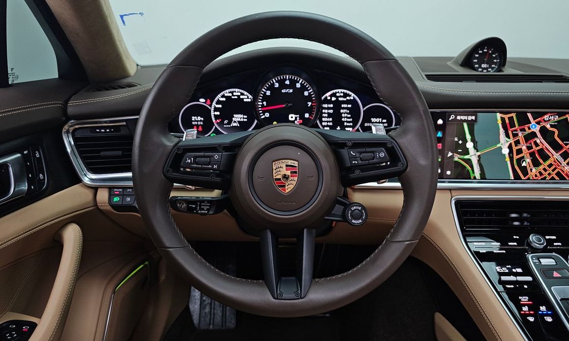 Porsche Panamera 2023
