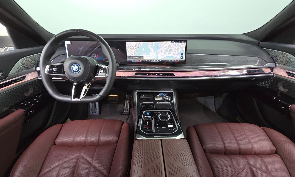 BMW i7 2023