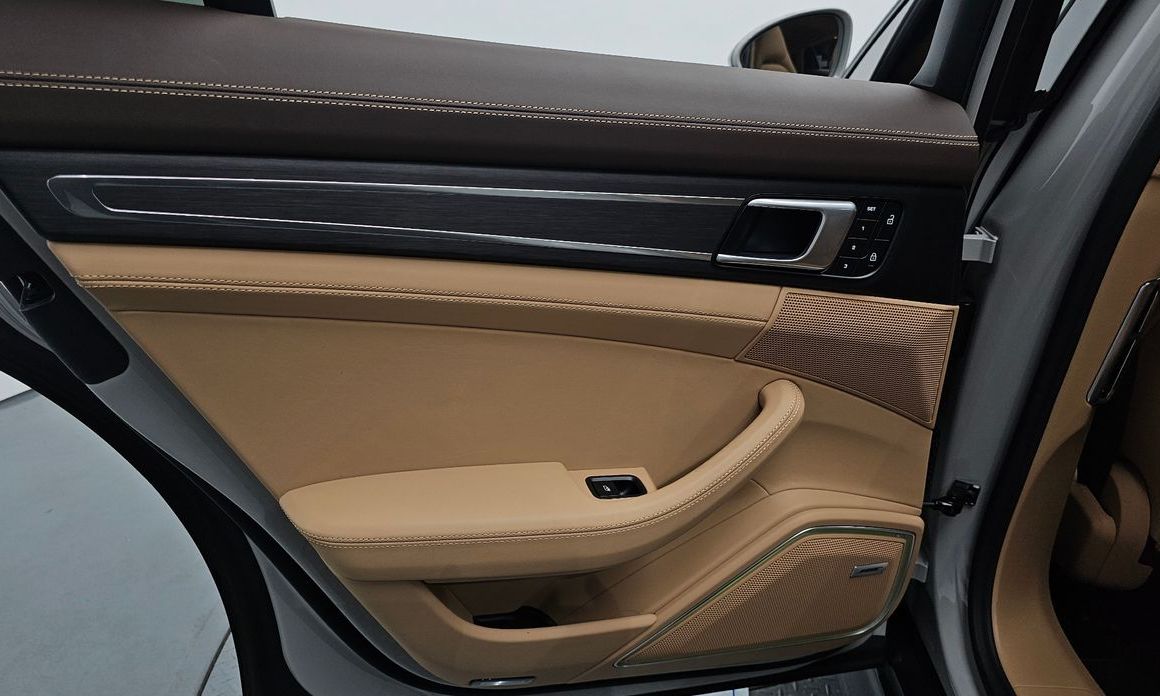 Porsche Panamera 2023