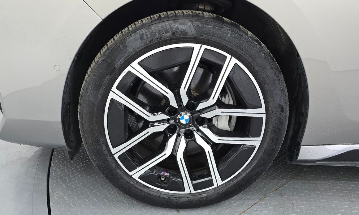 BMW i7 2023