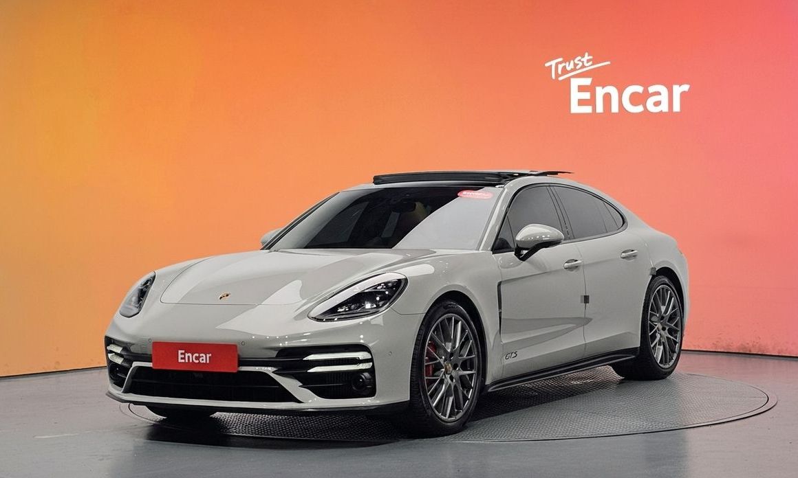 Porsche Panamera 2023