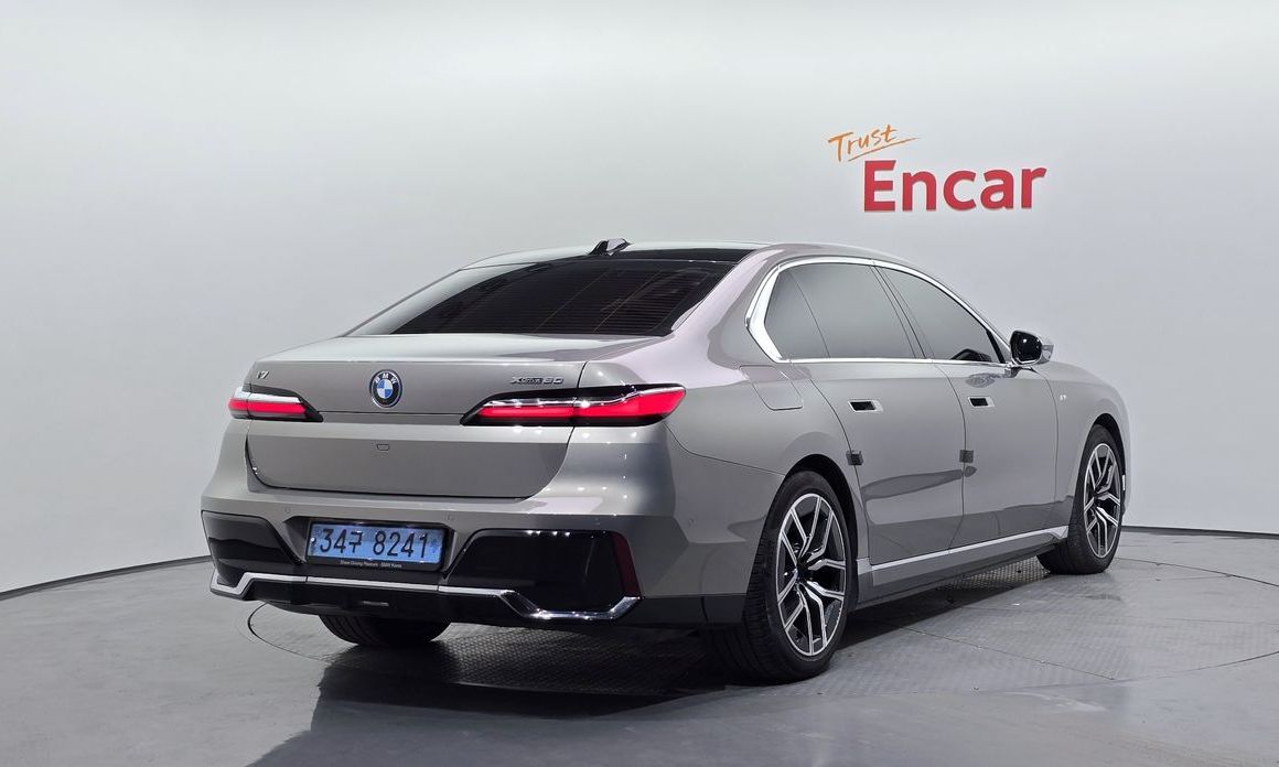 BMW i7 2023