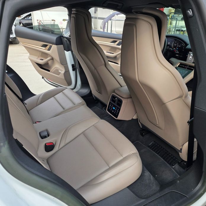 Porsche Taycan 2023