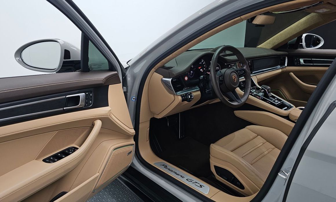 Porsche Panamera 2023