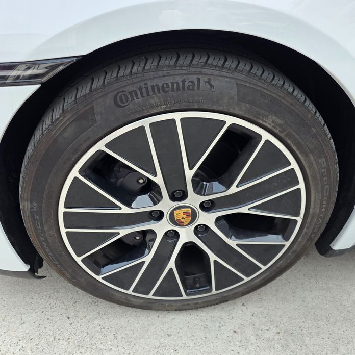 Porsche Taycan 2023