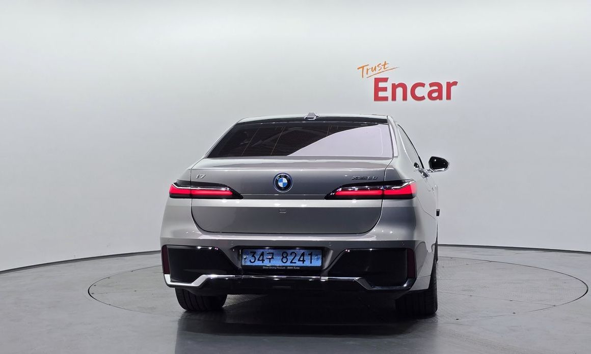 BMW i7 2023