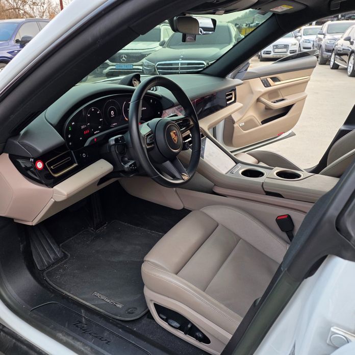 Porsche Taycan 2023