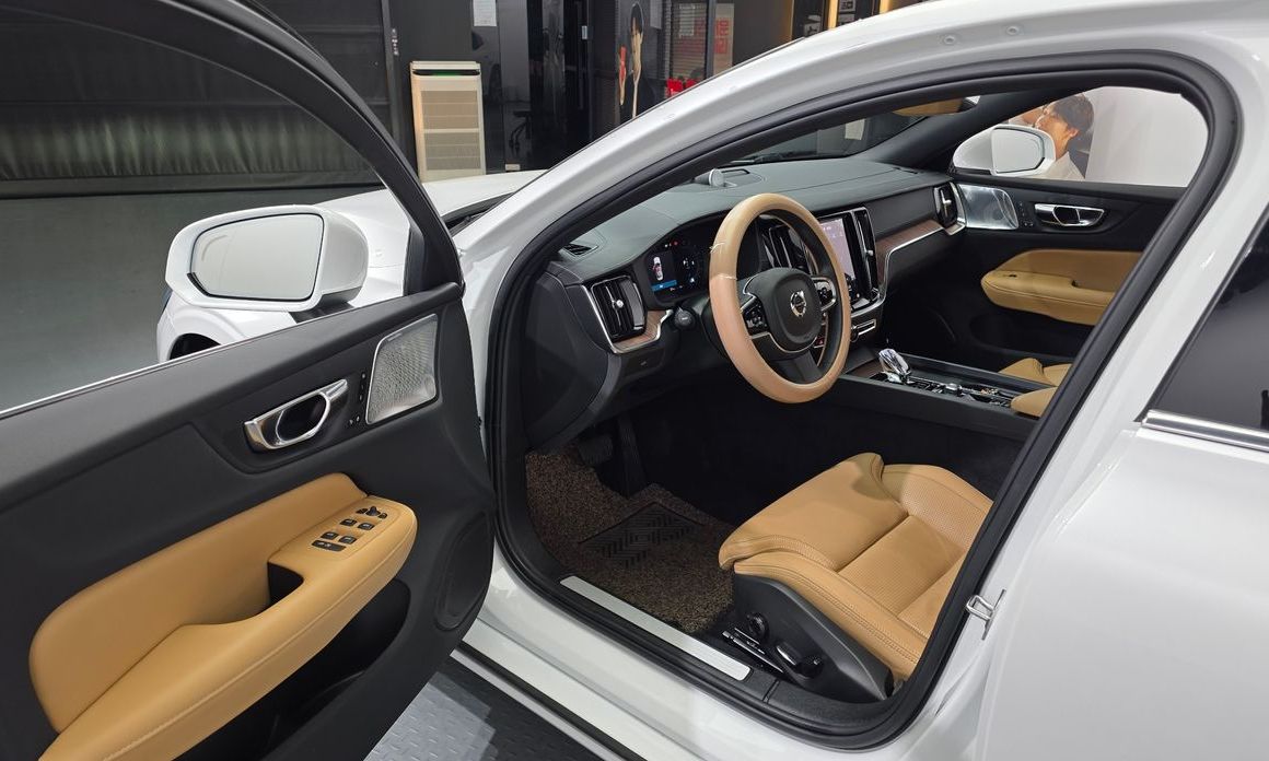 Volvo S60 2023