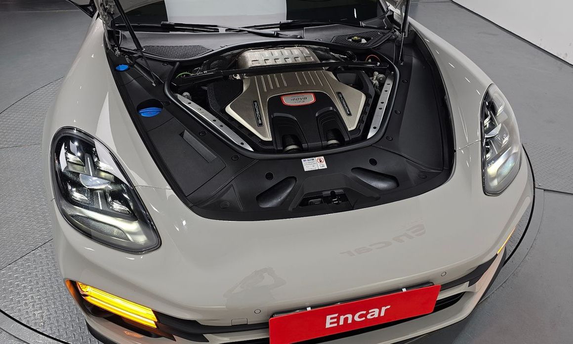 Porsche Panamera 2023